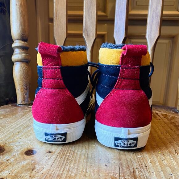 Vans Sk8-Hi 46 MTE DX High Top
Suede / Faux Fur Sneaker, Men’s 7.5 / Women’s 9 - Picture 7 of 7